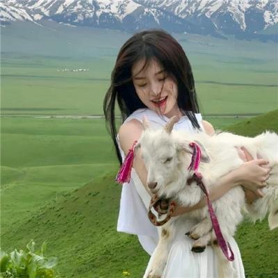 与一位女士合影